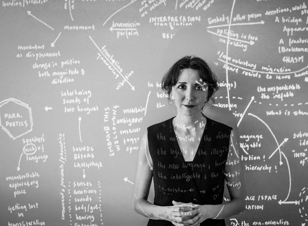 Lectura performativa del libro de artista ‘el pasado (no) es prólogo’. Shirin Salehi 