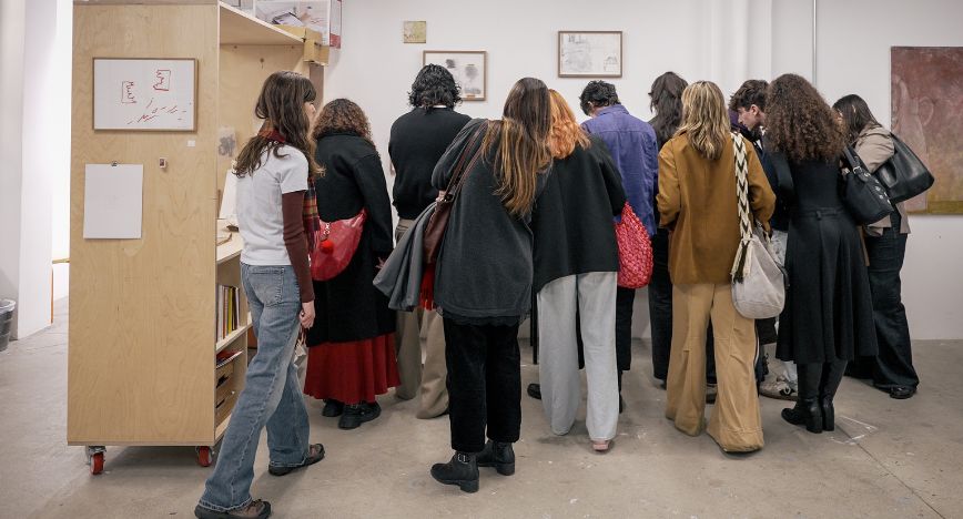 Con el paso cambiado II, 2026