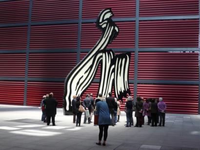 Esculturas por el Museo Alexander Calder, Eduardo Chillida,  Roy Lichtenstein, Joan Miró, Juan Muñoz, Alberto Sánchez, Thomas Schutte, Richard Serra